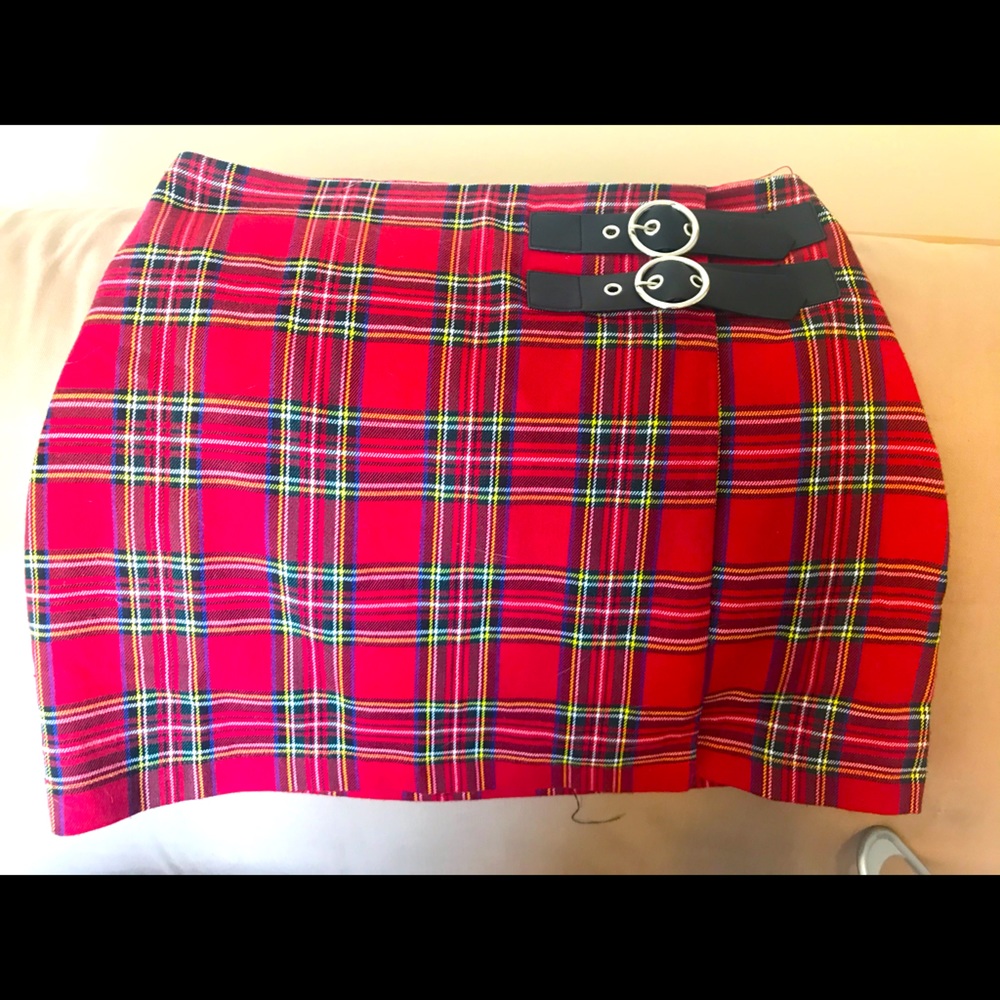 Red plaid mini skirt
